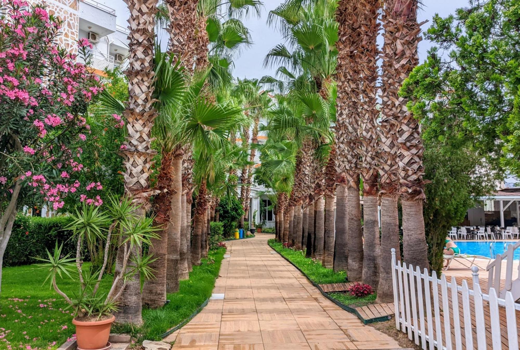 Uk Hotel Kiris Antalya Exterior photo