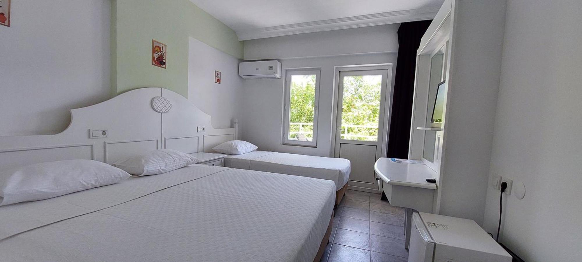 Uk Hotel Kiris Antalya Exterior photo