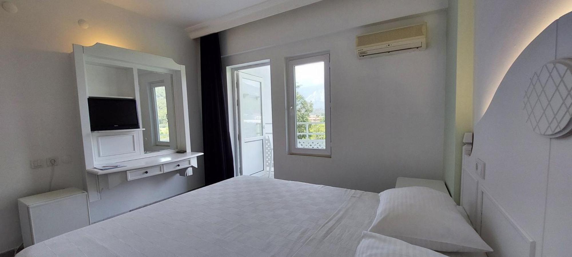 Uk Hotel Kiris Antalya Exterior photo