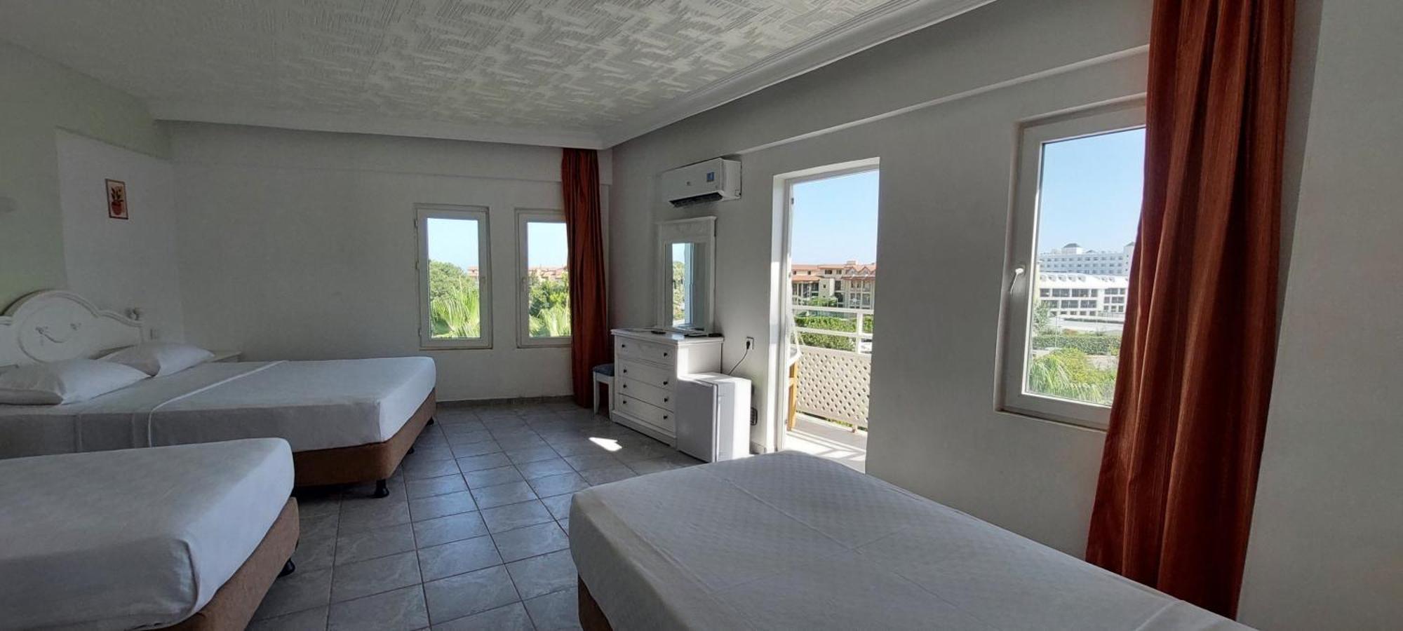 Uk Hotel Kiris Antalya Exterior photo